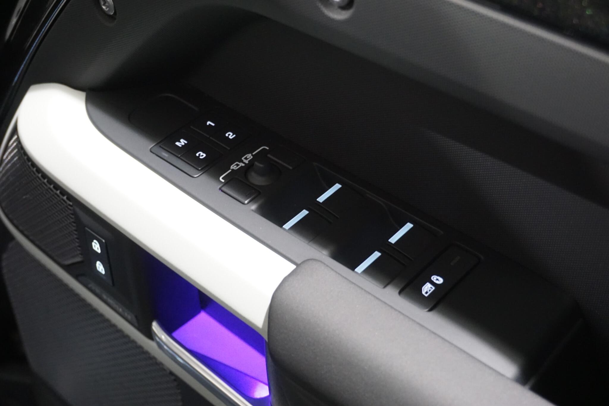 Land Rover Defender 110 3.0 D250 MHEV XS Edition SUV 5dr Diesel Auto 4WD Euro 6 (s/s) (250 ps)